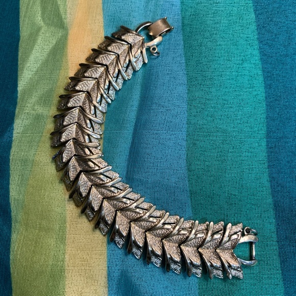 Coro Jewelry - Vintage Coro Bracelet!